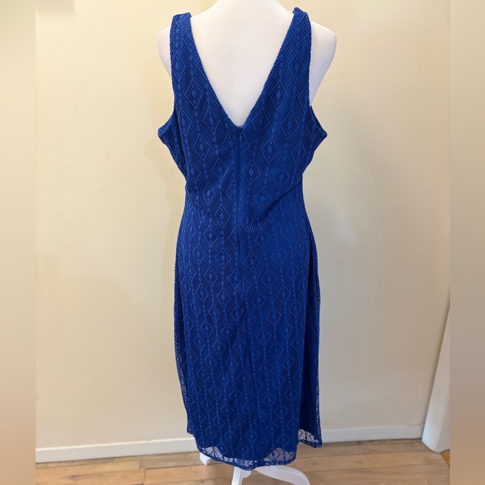 New Guess Blue Geometric Lace Sheath Midi Dress Size 14 - Picture 8 of 17